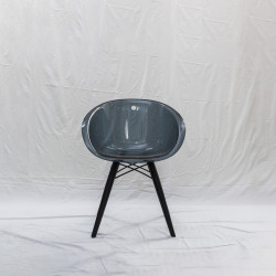 Cadeiras Pedrali coloridas